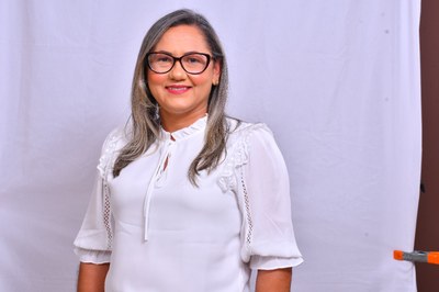Solange Domingas dos Santos - 1° Secretária